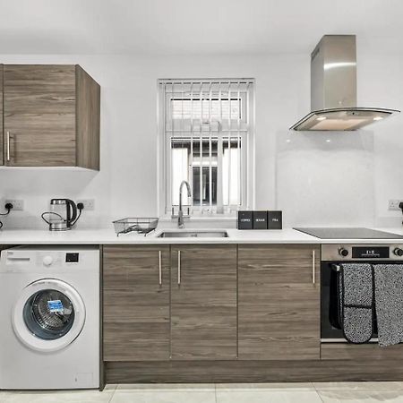 קארדיף A Stylish Luxury 2 Bedroom Duplex Apartment מראה חיצוני תמונה
