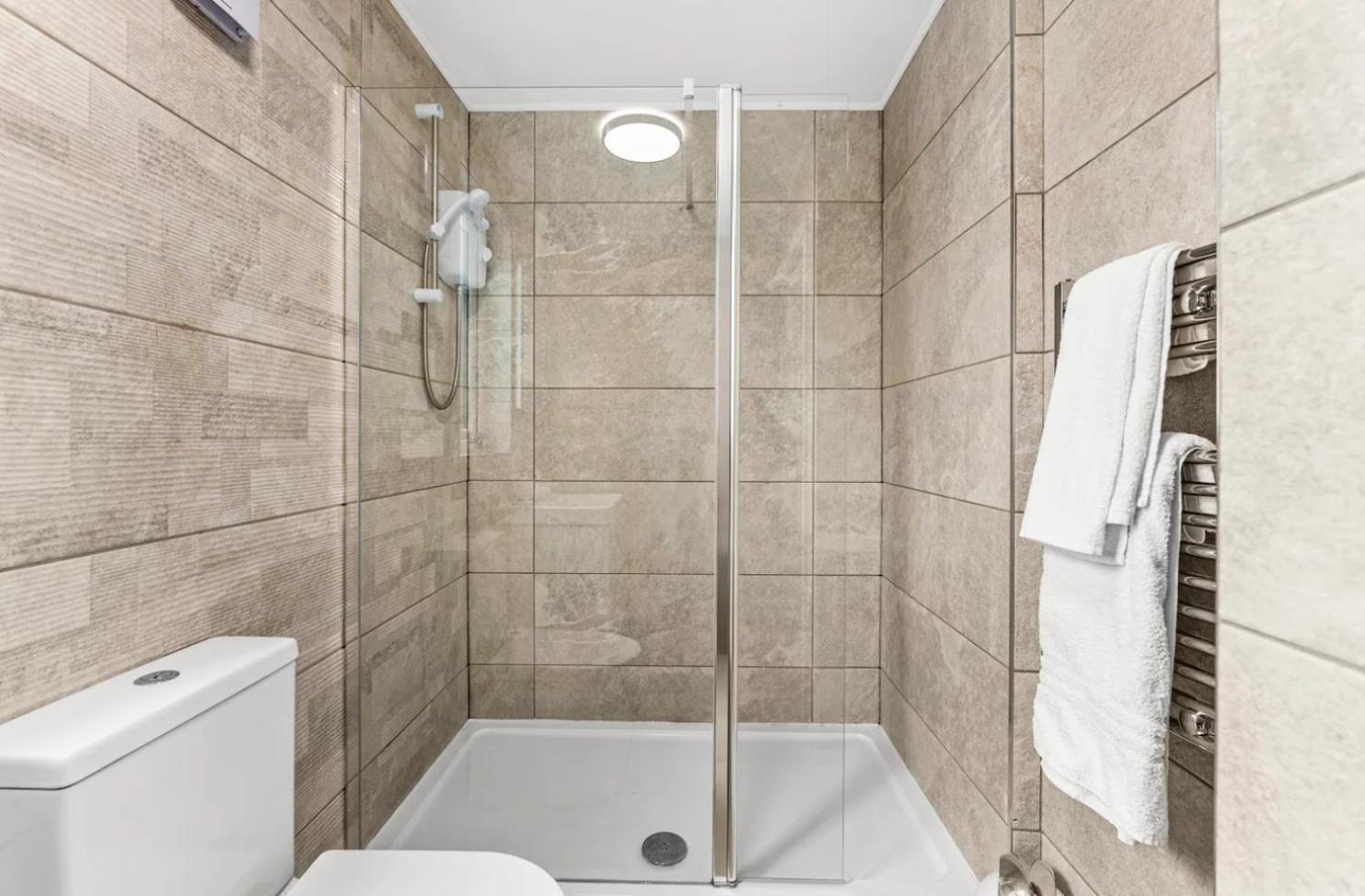 קארדיף A Stylish Luxury 2 Bedroom Duplex Apartment מראה חיצוני תמונה